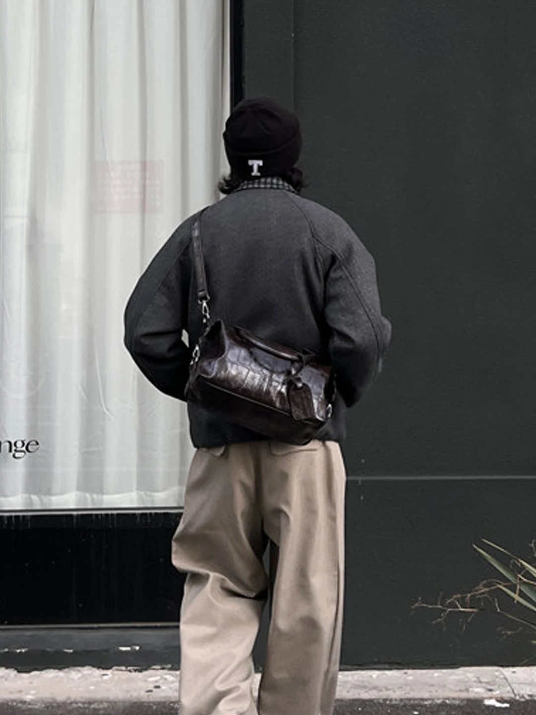NIN2026 Spring Fashionable Leather Underarm Pillow Bag Unisex Boston Handbag Japanese Style Casual Single Shoulder Bag
NIN2026 Spring Fashionable Leather Underarm Pillow Bag Unisex Boston Handbag Japanese Style Casual Single Shoulder Bag