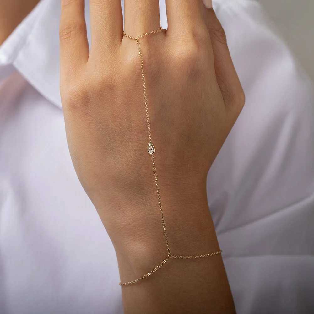 S925 Sterling Silver Waterdrop Zirconia Connected Finger Bracelet for Women Luxury Style French Fashion Hand Jewelry
S925 Sterling Silver Waterdrop Zirconia Connected Finger Bracelet for Women Luxury Style French Fashion Hand Jewelry