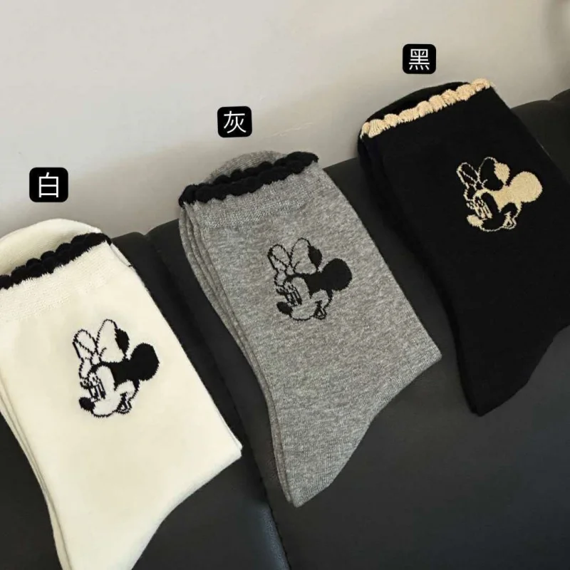 Cartoon Mickey Disney cute creative pattern printing simple, fashionable, soft, comfortable, moisture-wicking mid-calf socks
Cartoon Mickey Disney cute creative pattern printing simple, fashionable, soft, comfortable, moisture-wicking mid-calf socks