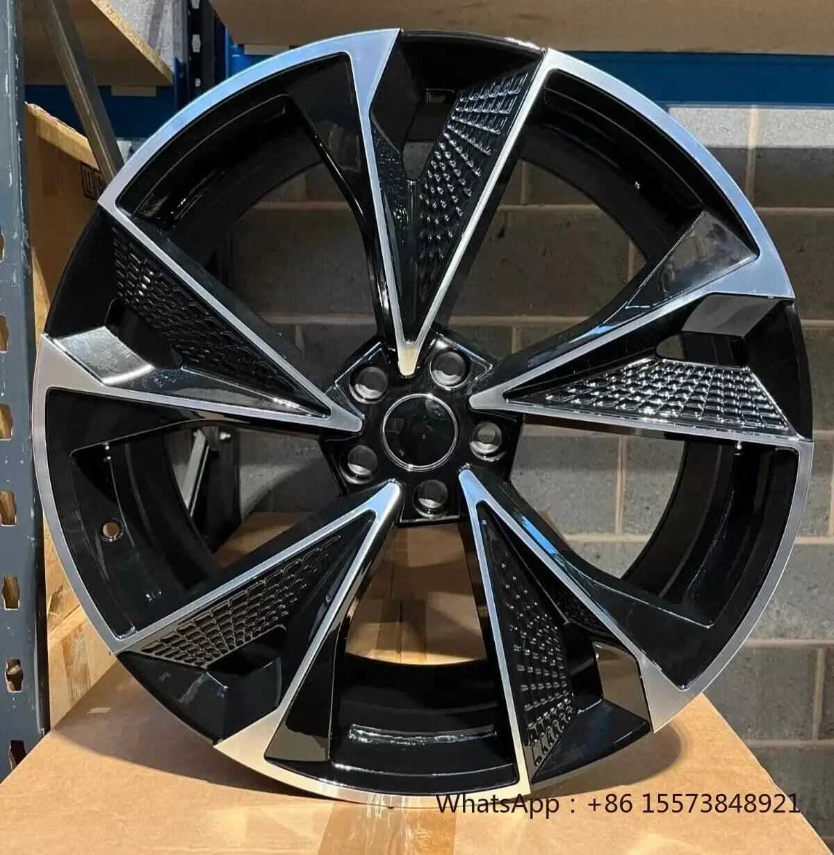1-Piece Monoblock Wheel 5x114.3 5x120 5x112 Custom Forged Wheel 9J Et35 for X4 A4 A5 A6 A7 A8 RS7 2020 Style Black
1-Piece Monoblock Wheel 5x114.3 5x120 5x112 Custom Forged Wheel 9J Et35 for X4 A4 A5 A6 A7 A8 RS7 2020 Style Black
