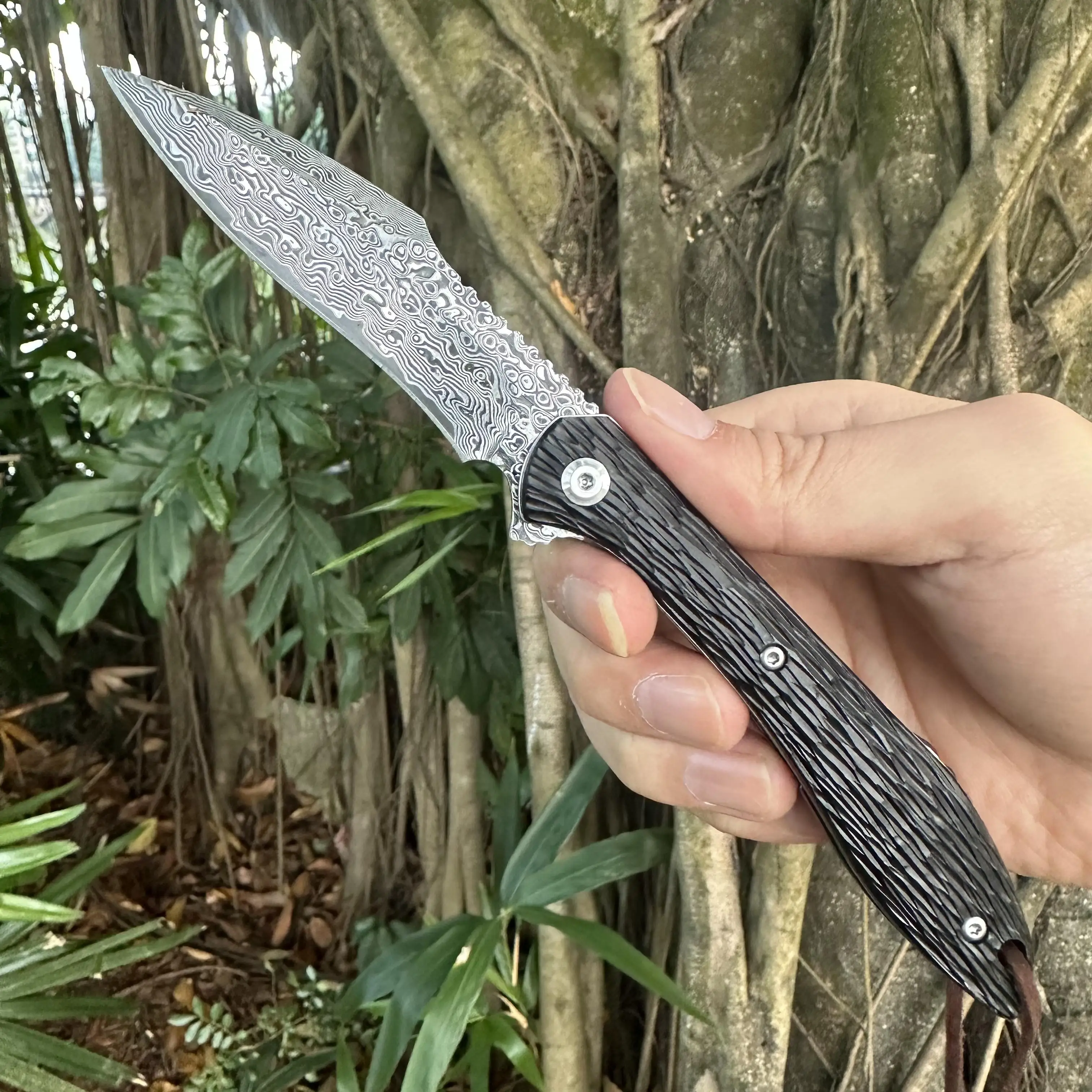 SteelRose Artsian Handmade VG10 Damascus Pocket Knife With Ball Bearing Smooth Opening Comfortable Sandalwood Handle EDC Knife
SteelRose Artsian Handmade VG10 Damascus Pocket Knife With Ball Bearing Smooth Opening Comfortable Sandalwood Handle EDC Knife