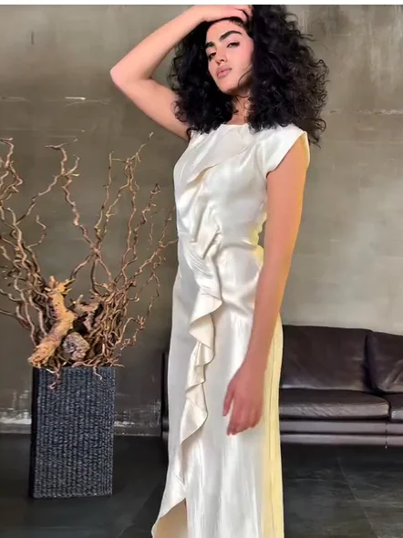 Elegant Ruffle Split Maxi Dress Fashion O-neck Short Sleeve High Waist Slim Dresses 2026 Lady Summer New Party Evening Robes
Elegant Ruffle Split Maxi Dress Fashion O-neck Short Sleeve High Waist Slim Dresses 2026 Lady Summer New Party Evening Robes