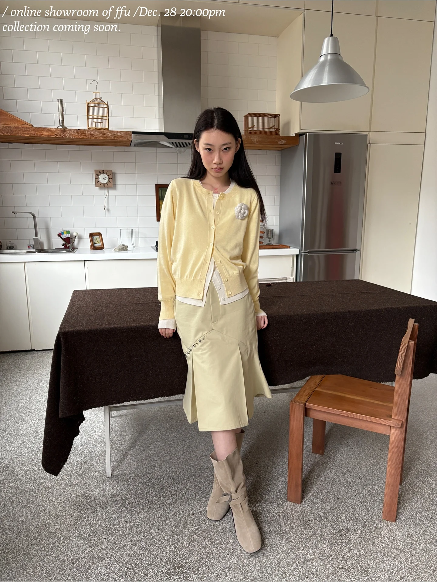 Женский вязаный шерстяной кардиган свободного кроя, повседневный, с круглым вырезом, для многослойных образов, однотонный, мягкий, теплый, длинный рукав, зимний стиль
Женский вязаный шерстяной кардиган свободного кроя, повседневный, с круглым вырезом, для многослойных образов, однотонный, мягкий, теплый, длинный рукав, зимний стиль