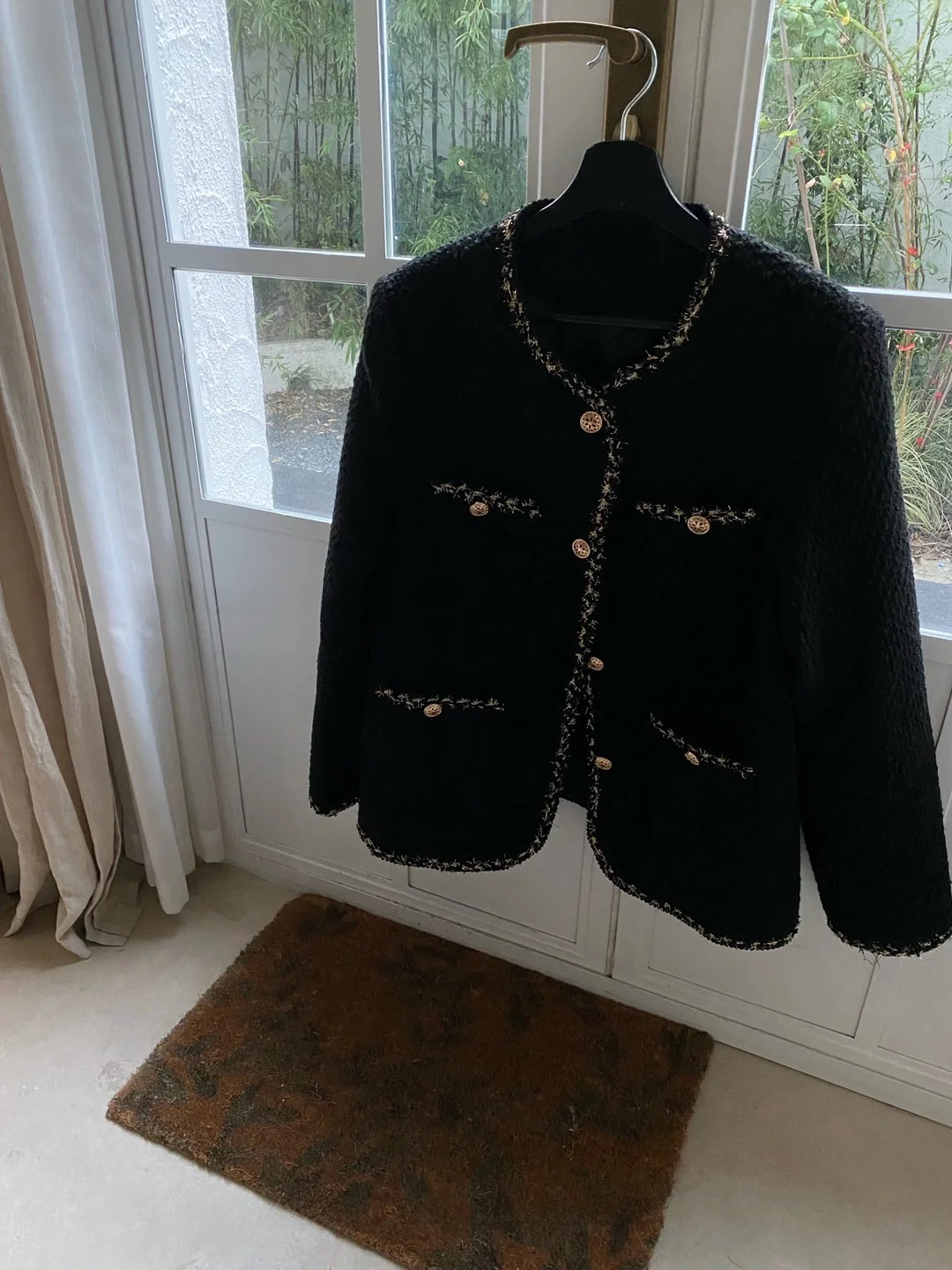 Classic Early Spring Faionable Tweed Woolen Coat Bla Gold Straight Cut Long Sve Button Decorated Ladies Outerwear
Classic Early Spring Faionable Tweed Woolen Coat Bla Gold Straight Cut Long Sve Button Decorated Ladies Outerwear