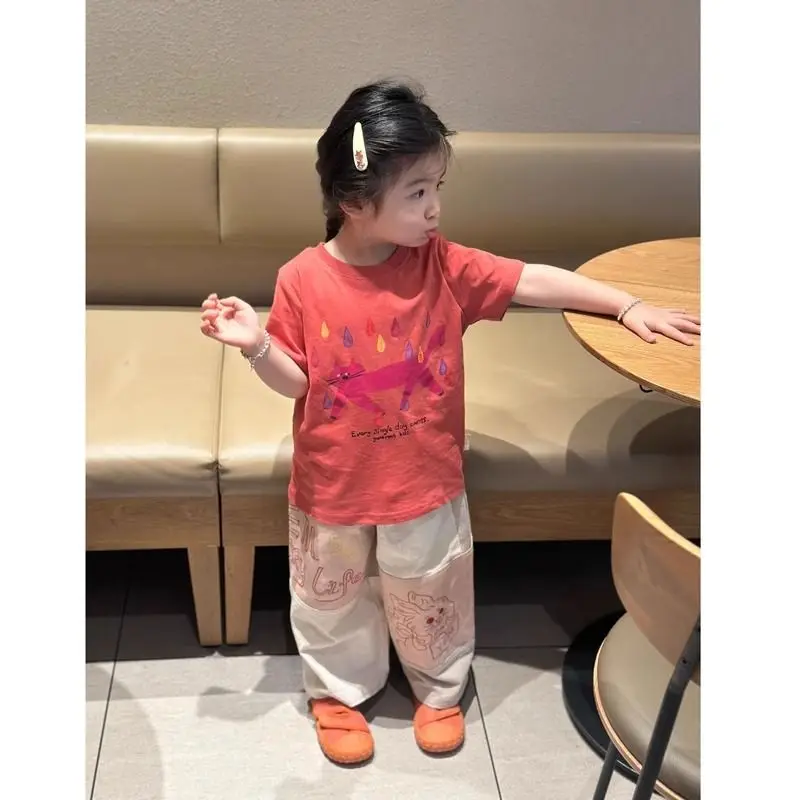 Girls T Shirt 2025 Summer New Childrens Wear Korean Style Boys and Girls Cotton Printed Graffiti Red Short-sleeved T Shirt
Girls T Shirt 2025 Summer New Childrens Wear Korean Style Boys and Girls Cotton Printed Graffiti Red Short-sleeved T Shirt