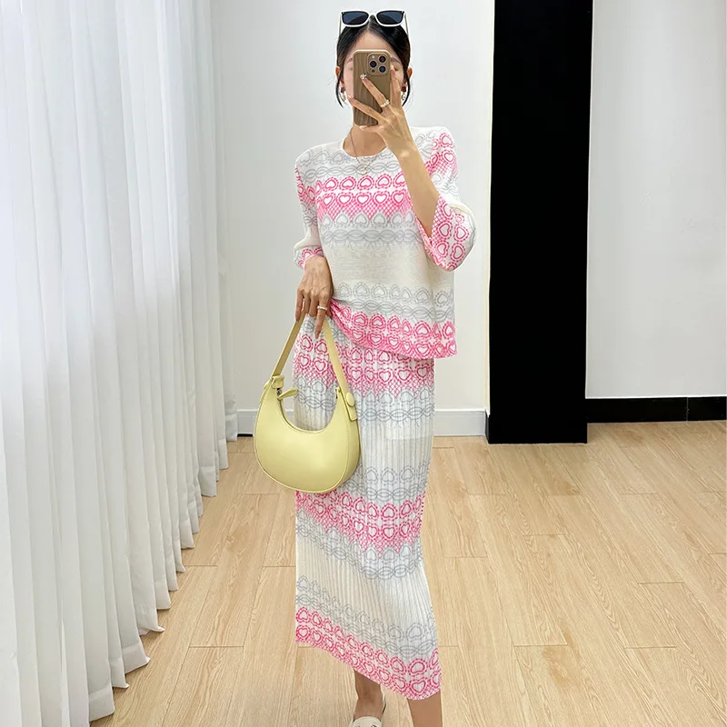 Miyake Fashion Set Women's Spring and Autumn 2023 New Versatile Print Pleated Comfortable Temperament Top Half Skirt
Miyake Fashion Set Women's Spring and Autumn 2023 New Versatile Print Pleated Comfortable Temperament Top Half Skirt