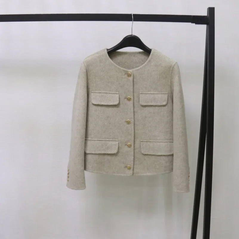 Welfare model, Xiaoxiangfeng double-sided wool coat, women's short woolen coat, small man, high-end sense, foreign style, slim
Welfare model, Xiaoxiangfeng double-sided wool coat, women's short woolen coat, small man, high-end sense, foreign style, slim