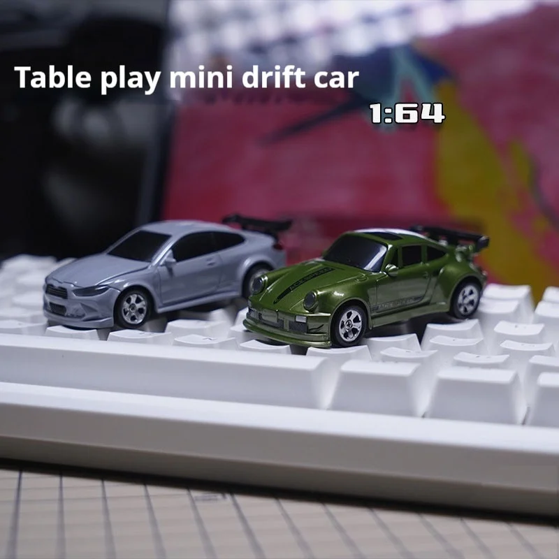 Desktop four-wheel drive drift car 1:64 remote control mini drift car lighting toy racing car adjustable speed children's gift
Desktop four-wheel drive drift car 1:64 remote control mini drift car lighting toy racing car adjustable speed children's gift