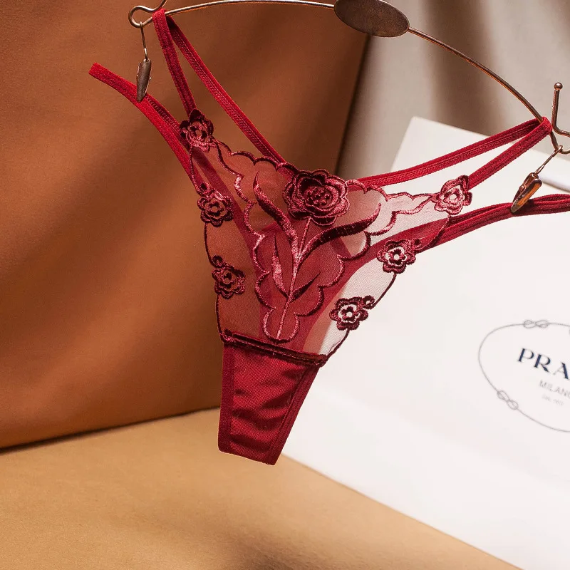Sexy Embroidered Women's Thong Transparent Mesh Thread Temptation Traceless Panties Women's Hot T Pants Large Size thongs
Sexy Embroidered Women's Thong Transparent Mesh Thread Temptation Traceless Panties Women's Hot T Pants Large Size thongs
