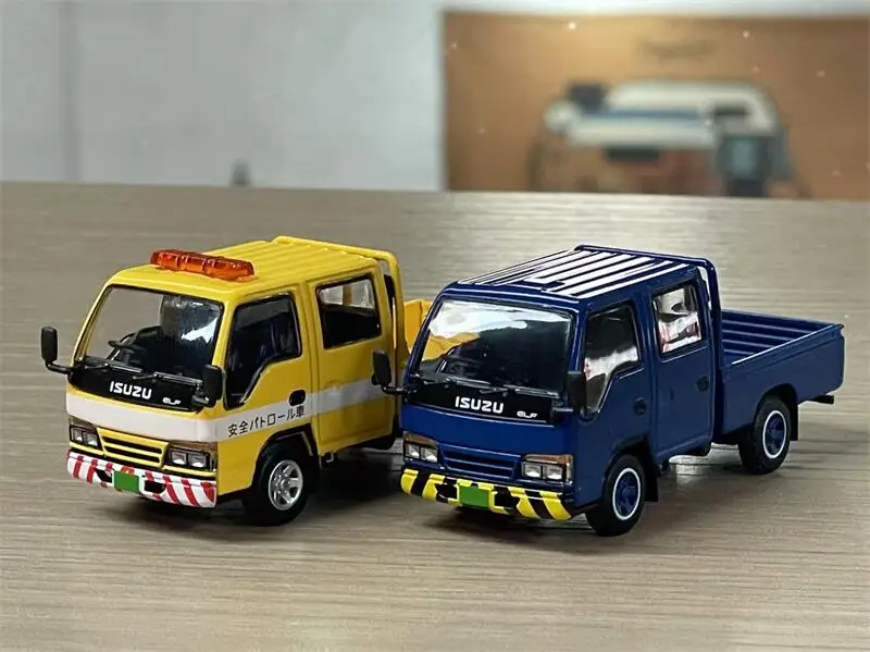 Модель легкого грузовика Isuzu ELF DBGT 1:64, литая под давлением
Модель легкого грузовика Isuzu ELF DBGT 1:64, литая под давлением