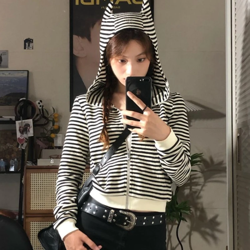 Black and White Striped Hooded Zipper Cardigan Jacket for Women Autumn Little Devil Horns Long Sleeve Short Top
Black and White Striped Hooded Zipper Cardigan Jacket for Women Autumn Little Devil Horns Long Sleeve Short Top