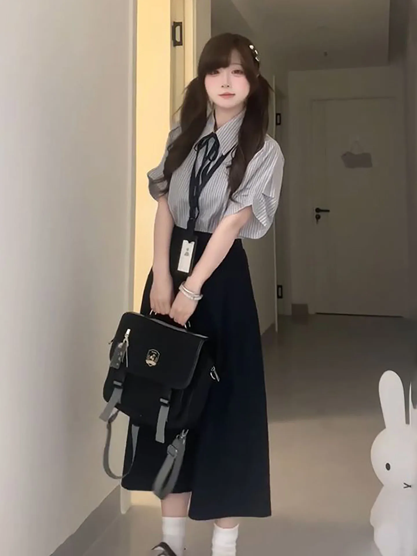 New Commuter Gentle College Style Striped Short Sleeve Shirt And Dark Blue Skirt Slimming Two Piece Set for Women
New Commuter Gentle College Style Striped Short Sleeve Shirt And Dark Blue Skirt Slimming Two Piece Set for Women