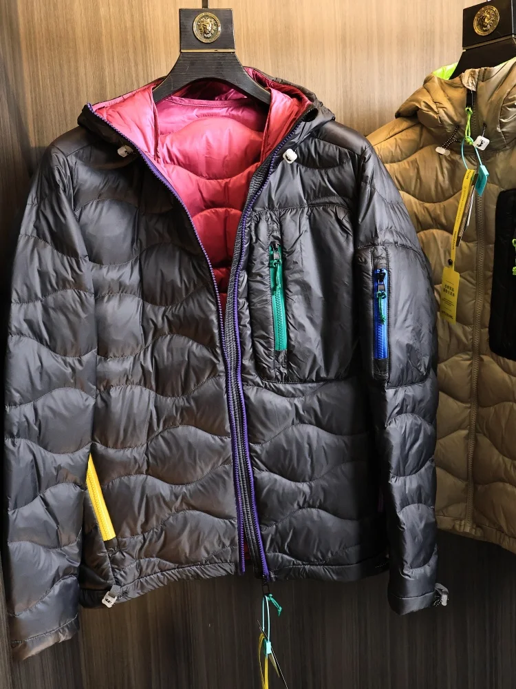 Retro Japanese Style Unisex Lightweight Patchwork Duck down Jacket with Hat 85 Filling Men's Women's Outdoor Fashion Urban
Retro Japanese Style Unisex Lightweight Patchwork Duck down Jacket with Hat 85 Filling Men's Women's Outdoor Fashion Urban