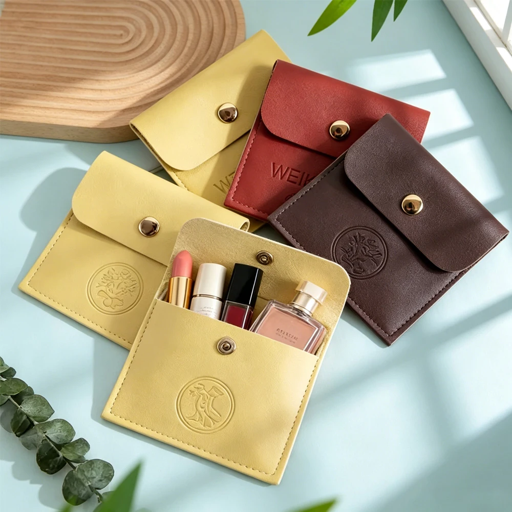 50Pcs Custom Logo PU Leather Envelope Organizer Bag With Gold Snap Travel Jewelry Pouch Ring Earring Necklace Wedding Favors Box
50Pcs Custom Logo PU Leather Envelope Organizer Bag With Gold Snap Travel Jewelry Pouch Ring Earring Necklace Wedding Favors Box