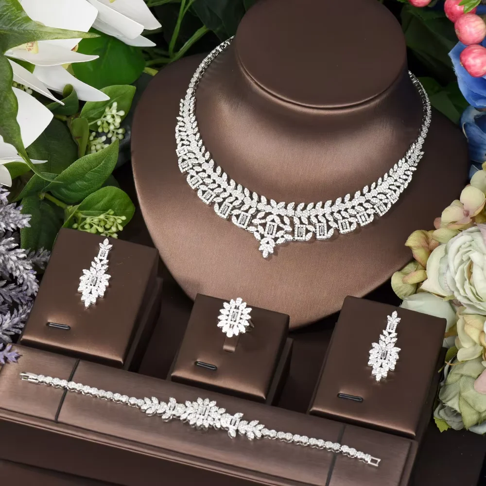 Personalizzato Hip Hop Donne Nuziale Collana Orecchini Gioielli Vestito Accessori Cubic Zirconia Set Matrimonio Festa Q-66
Personalizzato Hip Hop Donne Nuziale Collana Orecchini Gioielli Vestito Accessori Cubic Zirconia Set Matrimonio Festa Q-66