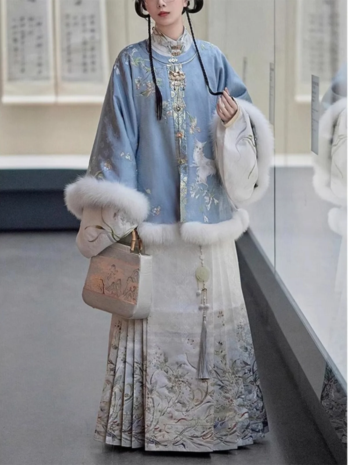 Silver Fur Collar Dress Ming Dynasty Style Women's Hanfu Daily Original Chinese Traditional Costume Skirt Set
Silver Fur Collar Dress Ming Dynasty Style Women's Hanfu Daily Original Chinese Traditional Costume Skirt Set
