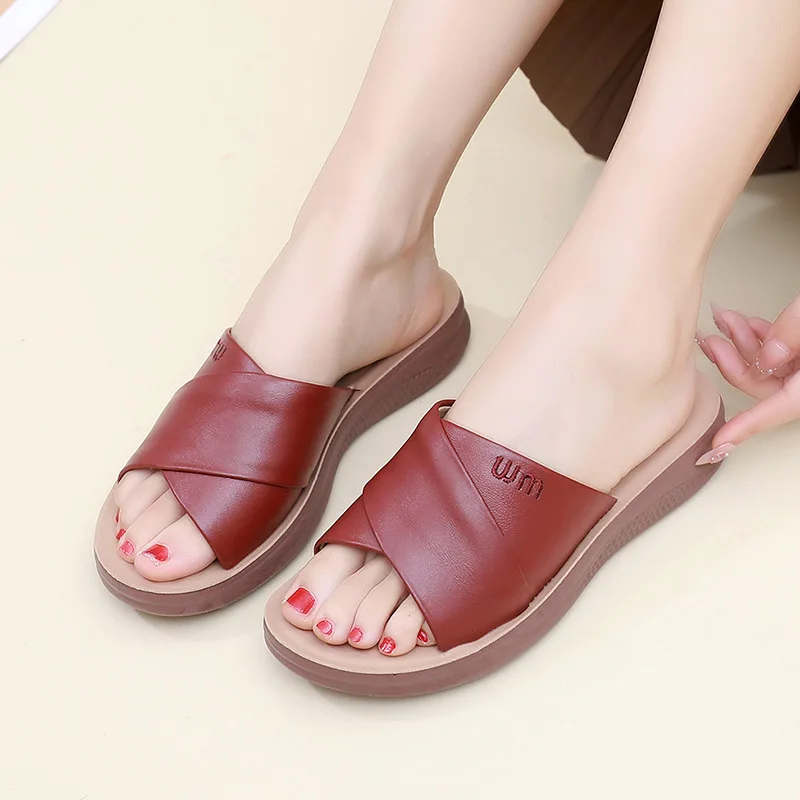 Red Wedge Slide Sandals For Women With Maple Leaf Rhinestone Detail Open Toe Non Slip Comfortable Casual Summer Outdoor Simple
Red Wedge Slide Sandals For Women With Maple Leaf Rhinestone Detail Open Toe Non Slip Comfortable Casual Summer Outdoor Simple
