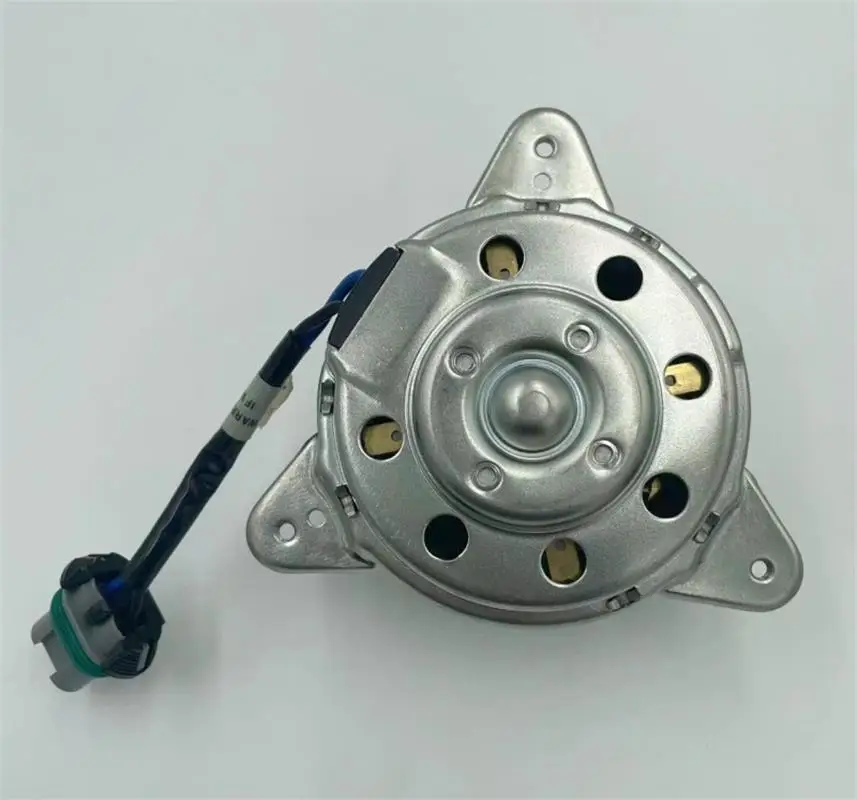 Двигатель вентилятора автомобильного радиатора Ford Focus 3M51-8C607-E 3M518C607E 
Двигатель вентилятора автомобильного радиатора Ford Focus 3M51-8C607-E 3M518C607E