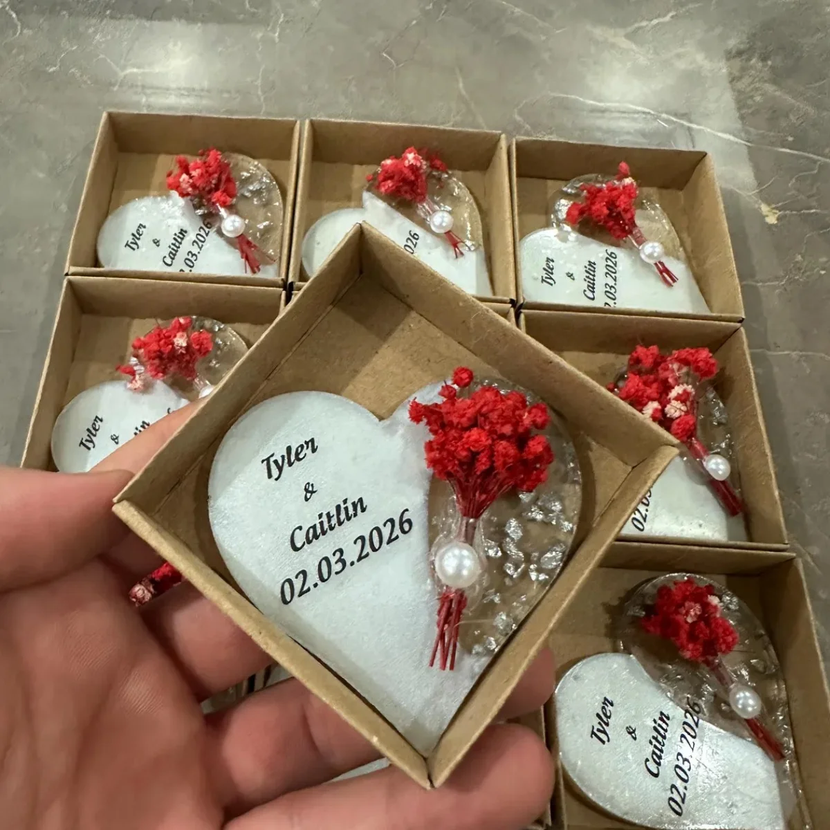Personalized Wedding Magnet Favor: Golden Epoxy Heart with Gypsophila
Personalized Wedding Magnet Favor: Golden Epoxy Heart with Gypsophila
