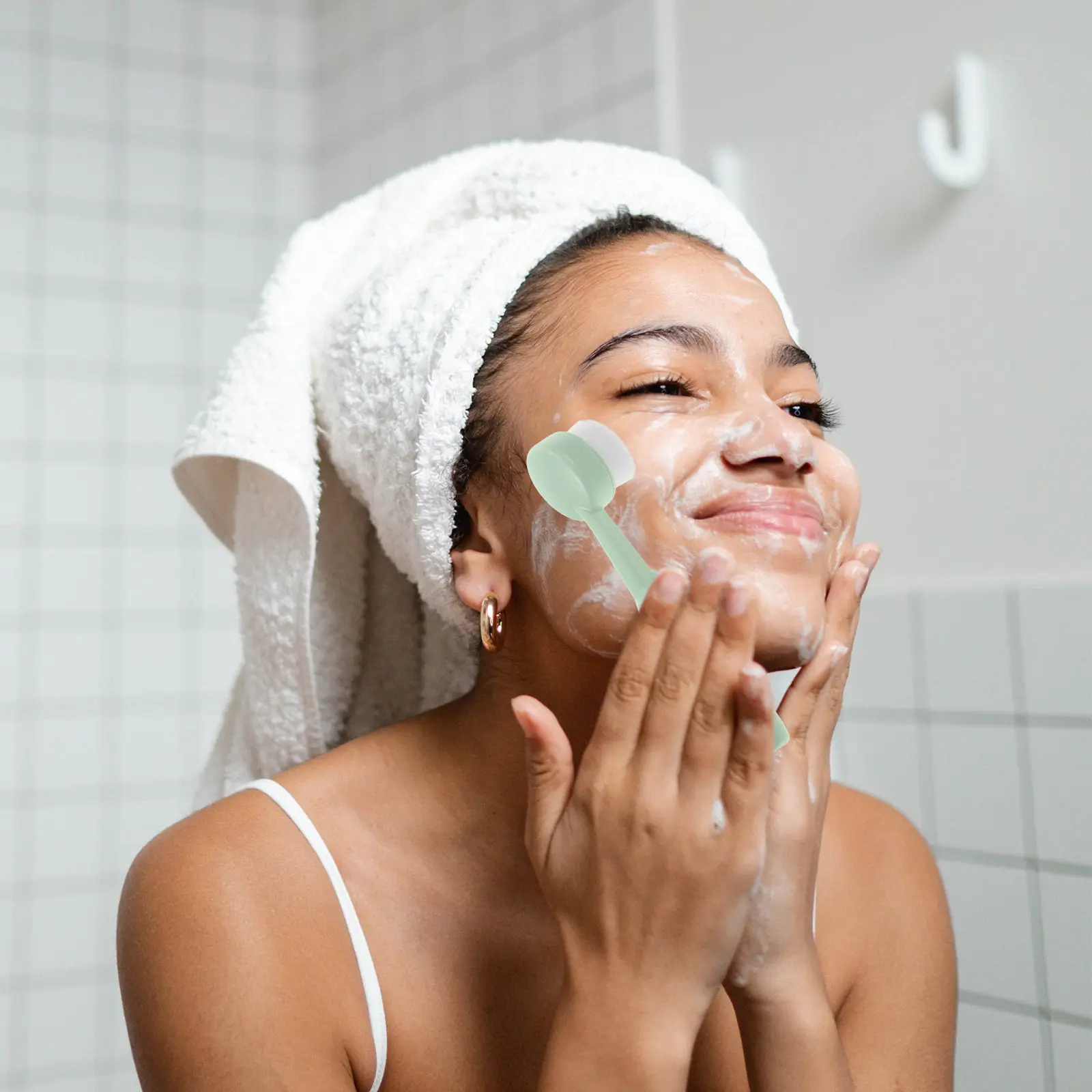 Soft Natural Hair Face Brush Facial Exfoliating Cleansing Scrubber Ergonomic Handle Compact Travel-Friendly Manual Facial
Soft Natural Hair Face Brush Facial Exfoliating Cleansing Scrubber Ergonomic Handle Compact Travel-Friendly Manual Facial