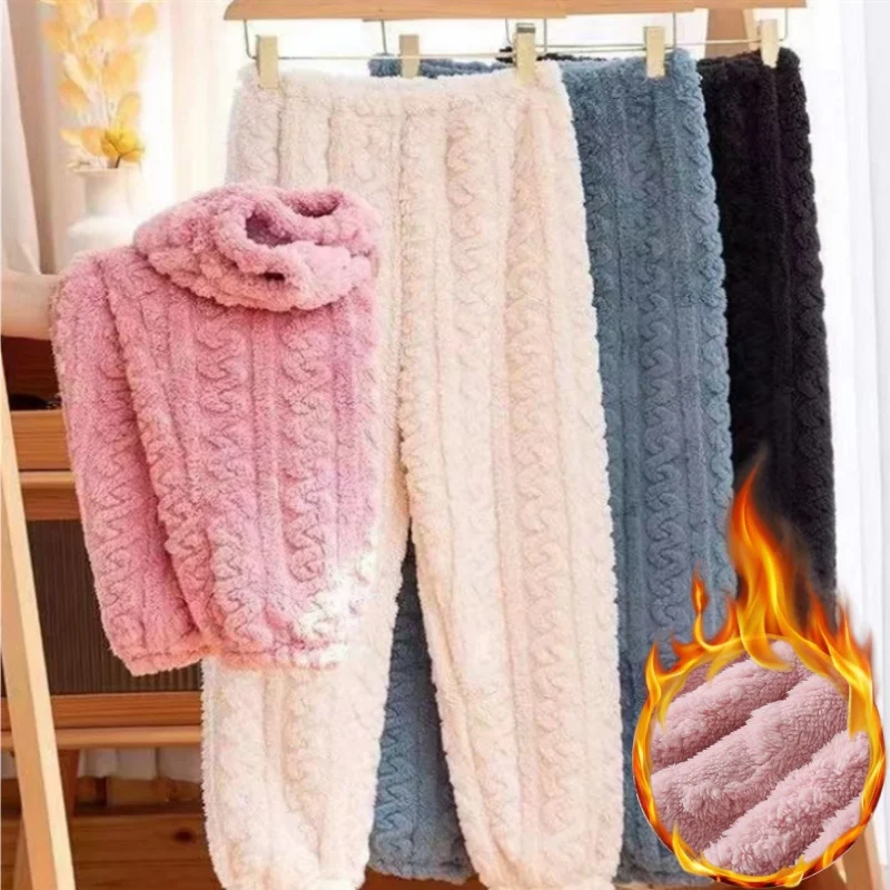 Женские осенние фланелевые брюки, коралловый бархат, флис, мягкая термовязаная ткань, быстросохнущие и дышащие домашние пижамные брюки больших размеров
Женские осенние фланелевые брюки, коралловый бархат, флис, мягкая термовязаная ткань, быстросохнущие и дышащие домашние пижамные брюки больших размеров