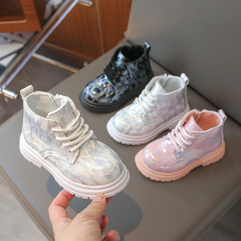 Girls Leather Boots Princess Style Kids Casual Boots Round Toes 2025 Fashion Children Short Boots Side Zipper Shiny Soild Color
Girls Leather Boots Princess Style Kids Casual Boots Round Toes 2025 Fashion Children Short Boots Side Zipper Shiny Soild Color