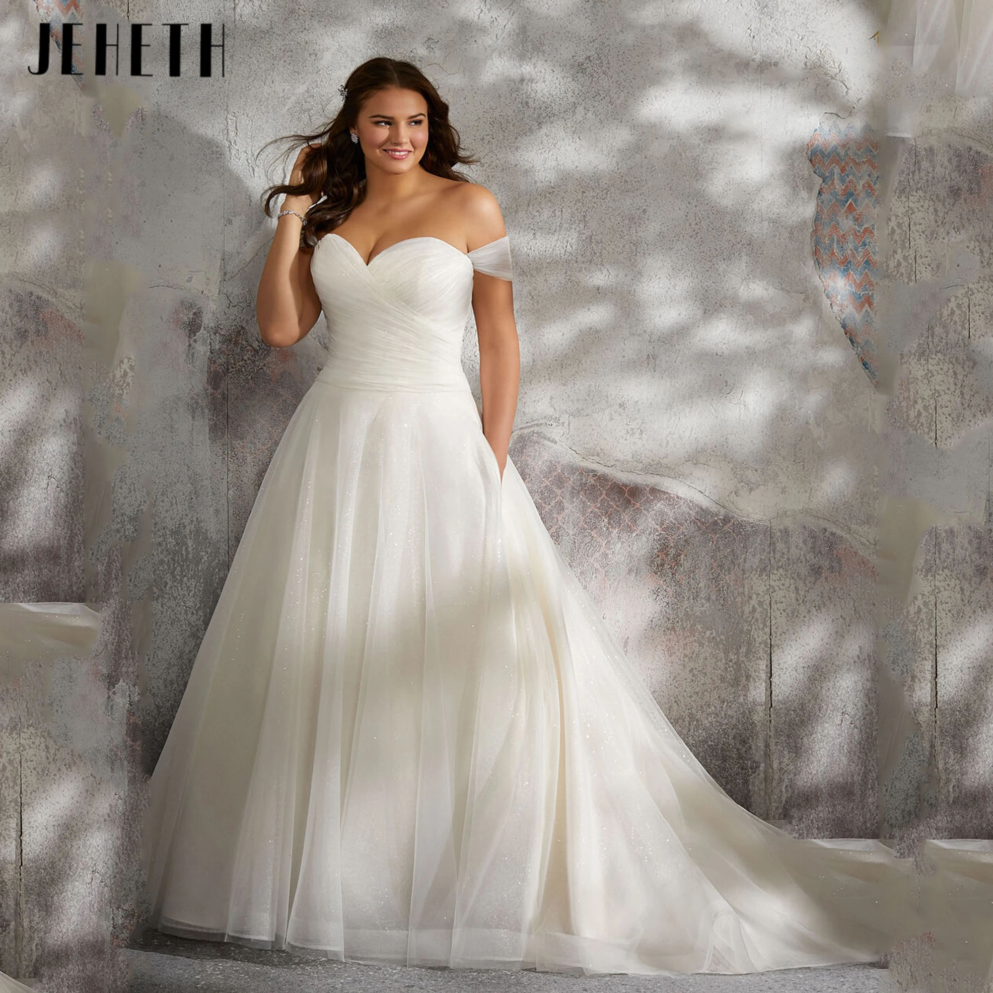 A-Line Wedding Dresses Elegant Tulle Tiered Bridal Gowns Lace Appliques Sleeveless Backless Vestidos De Novia 2025 Customized
A-Line Wedding Dresses Elegant Tulle Tiered Bridal Gowns Lace Appliques Sleeveless Backless Vestidos De Novia 2025 Customized