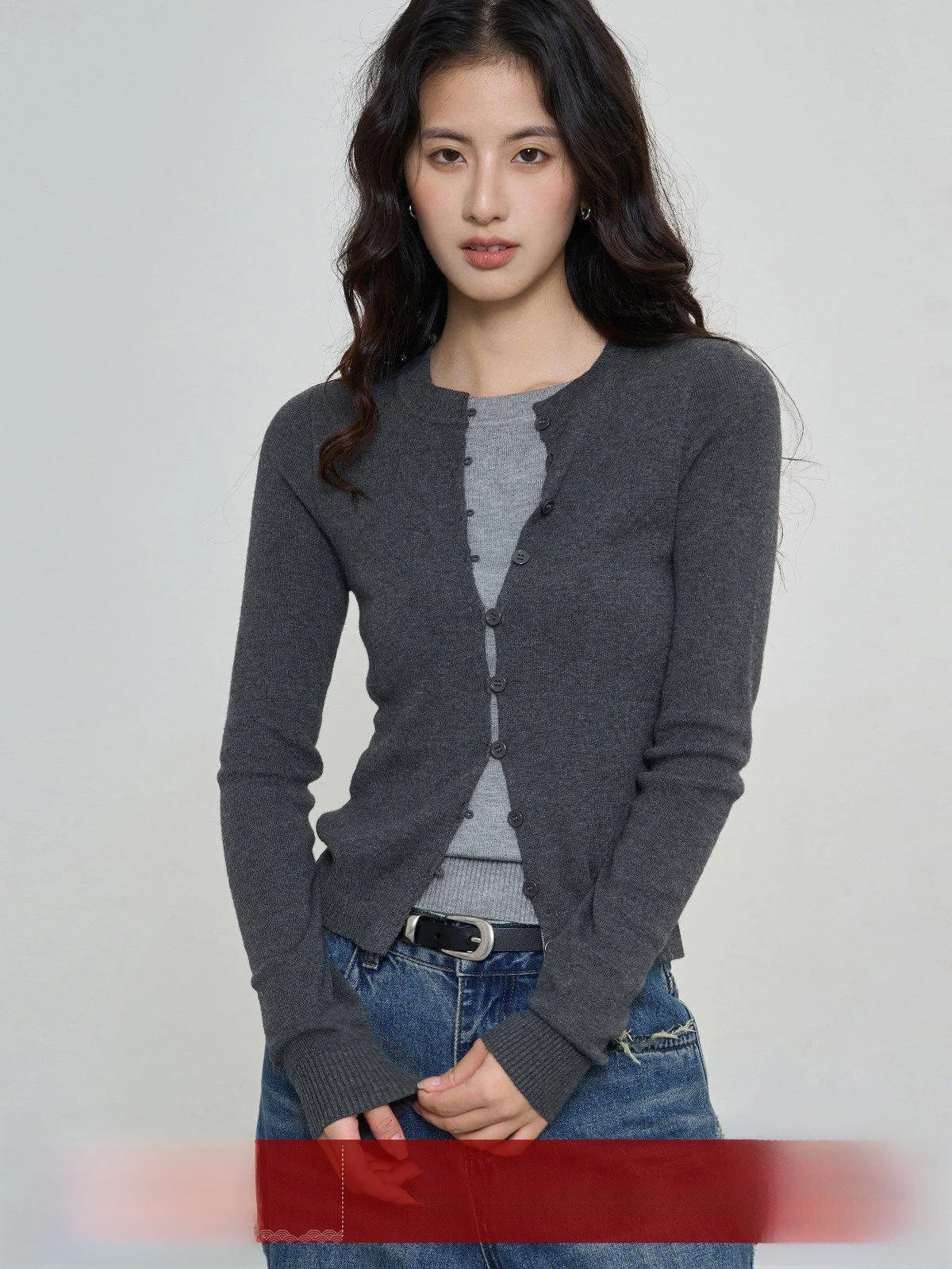 Вязаный кардиган MoZaic в винтажном стиле, женский, приталенный, с длинными рукавами, повседневный, модный, осенняя новинка
Вязаный кардиган MoZaic в винтажном стиле, женский, приталенный, с длинными рукавами, повседневный, модный, осенняя новинка