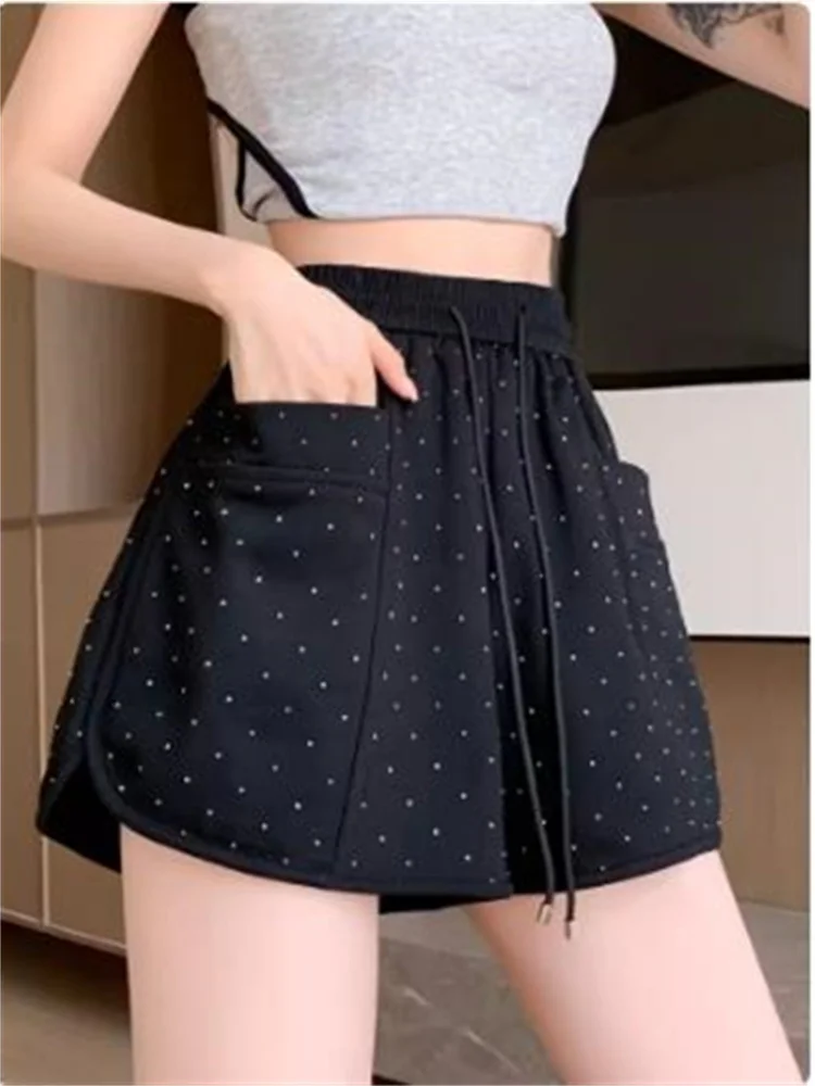 Ретро-шорты с блестящими стразами, повседневные, женские, летние, с широкими штанинами, на шнурке, с высокой талией, прямые, А-силуэт, модные шорты
Ретро-шорты с блестящими стразами, повседневные, женские, летние, с широкими штанинами, на шнурке, с высокой талией, прямые, А-силуэт, модные шорты