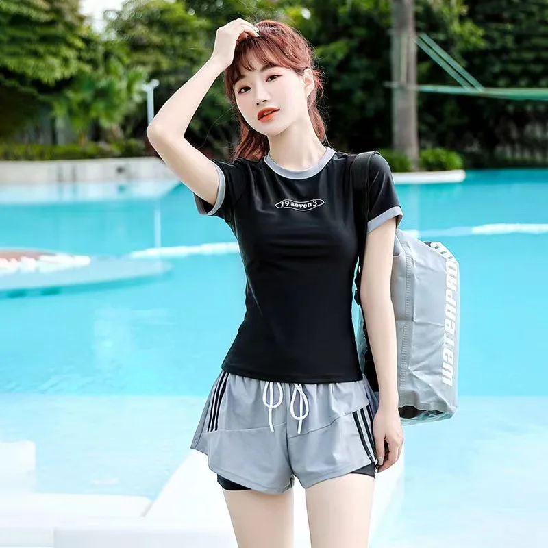 Split Swimsuit Women's Short Sleeved Conservative Cover Belly Slimming Professional Sports Sexy Hot Spring Two-piece Swimsuit
Split Swimsuit Women's Short Sleeved Conservative Cover Belly Slimming Professional Sports Sexy Hot Spring Two-piece Swimsuit