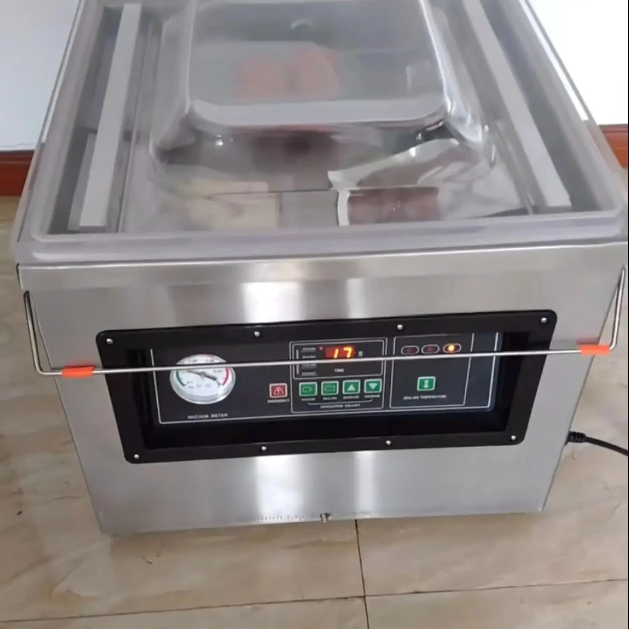 Fresh Fruit Vegetable Vacuum Skin Packing Machine Sealing Food Tray Skin Pack Machine
Fresh Fruit Vegetable Vacuum Skin Packing Machine Sealing Food Tray Skin Pack Machine