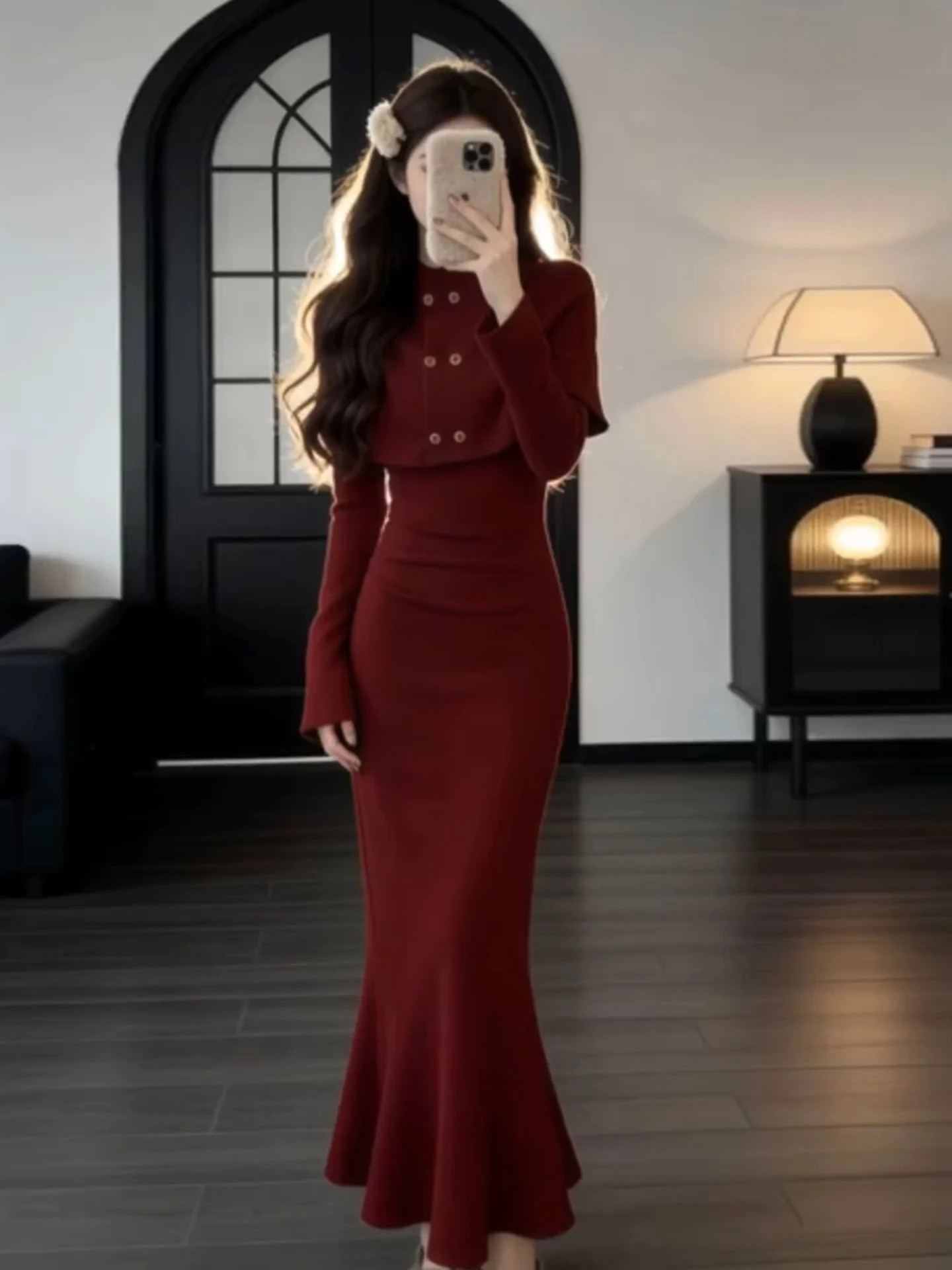 Элегантное красное китайское платье-накидка для женщин: ранневесенняя коллекция, премиум-класс, роскошное длинное платье для изысканных дам
Элегантное красное китайское платье-накидка для женщин: ранневесенняя коллекция, премиум-класс, роскошное длинное платье для изысканных дам