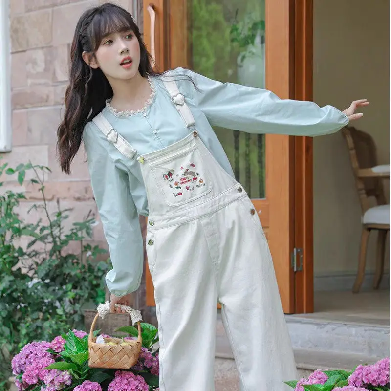 Girl Denim Strap Pants Women's Korean Version Large Size Loose Vintage Embroidery Jumpsuit Fashion Sweet Overall Trousers Z2509
Girl Denim Strap Pants Women's Korean Version Large Size Loose Vintage Embroidery Jumpsuit Fashion Sweet Overall Trousers Z2509