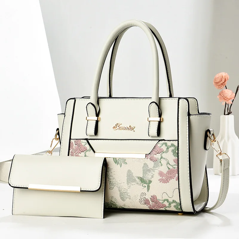 Fashion Women Luxury Handbag Designer Exquisite Print Leather Casual Shoulder Bag High Quality Teenagers Large Female Tote Sac
Fashion Women Luxury Handbag Designer Exquisite Print Leather Casual Shoulder Bag High Quality Teenagers Large Female Tote Sac