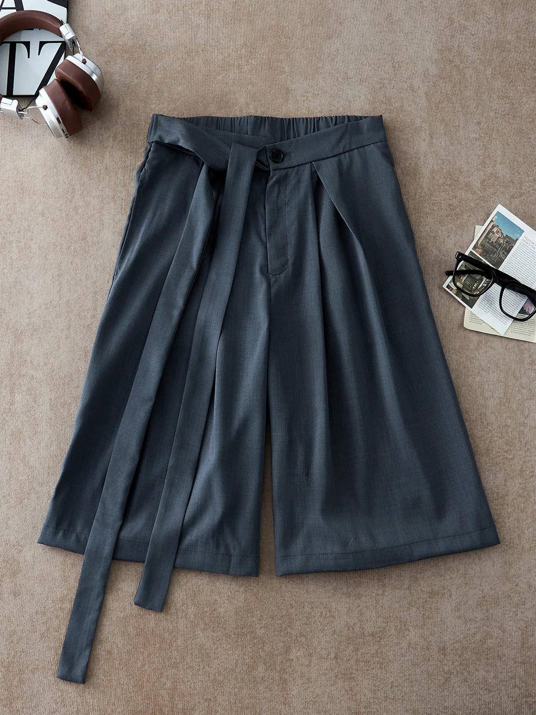 Ice Silk Men's Shorts Summer CleanFit Drifting Belt Design Sensation Five-Quarter Straight Leg Wide Leg Pants
Ice Silk Men's Shorts Summer CleanFit Drifting Belt Design Sensation Five-Quarter Straight Leg Wide Leg Pants