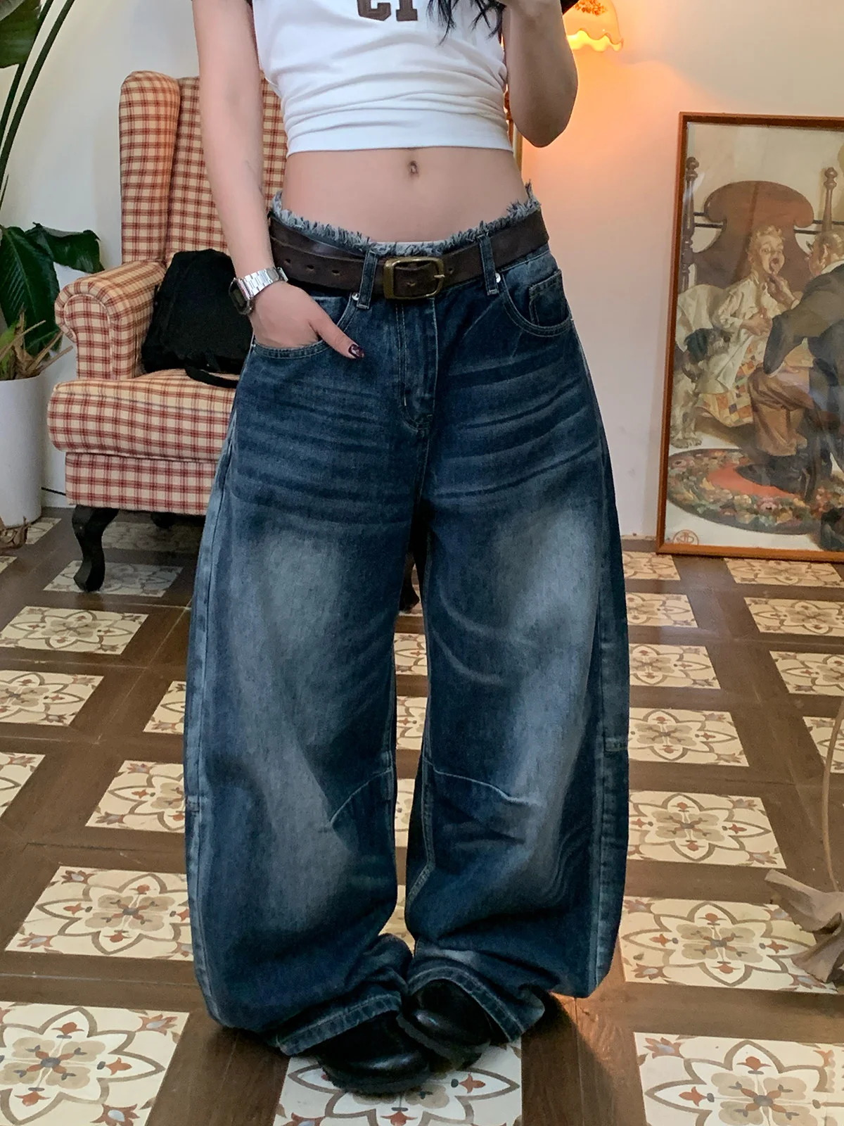 Retro Weathered Frayed Hem Denim Jeans Women's Summer New Hong Kong Style INS Trendy Wide Leg Loose Drapey Floor-Length Pants
Retro Weathered Frayed Hem Denim Jeans Women's Summer New Hong Kong Style INS Trendy Wide Leg Loose Drapey Floor-Length Pants