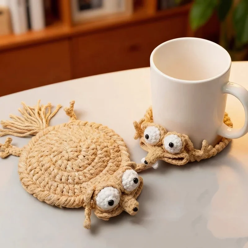 Cartoon insulation pad, hand crocheted hamster animal coaster, cartoon cute insulation pad, desktop decoration
Cartoon insulation pad, hand crocheted hamster animal coaster, cartoon cute insulation pad, desktop decoration