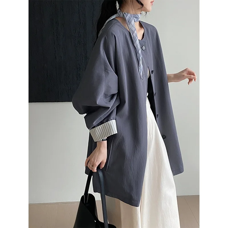 Round Neck Windbreaker Female Striped Color Matching Bat Sleeve Loose Medium-long Coat
Round Neck Windbreaker Female Striped Color Matching Bat Sleeve Loose Medium-long Coat