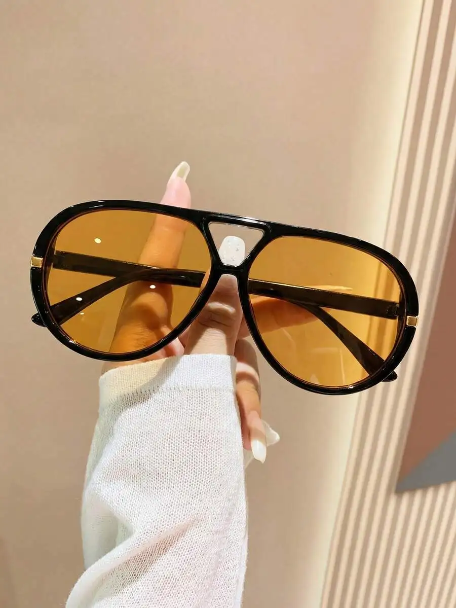 Large Frame Pilot Style Orange Sunglasses For Women Fashion Daily Wear Travel Party
Large Frame Pilot Style Orange Sunglasses For Women Fashion Daily Wear Travel Party