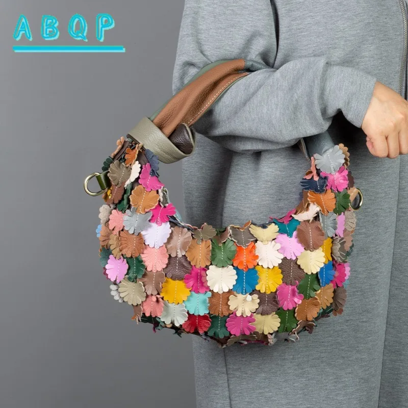 New Women's Handbag Luxury Brand Genuine Leather Fashion Women's Shoulder Bag Handmade Stitching Flower Shape Casual Women's Bag
New Women's Handbag Luxury Brand Genuine Leather Fashion Women's Shoulder Bag Handmade Stitching Flower Shape Casual Women's Bag