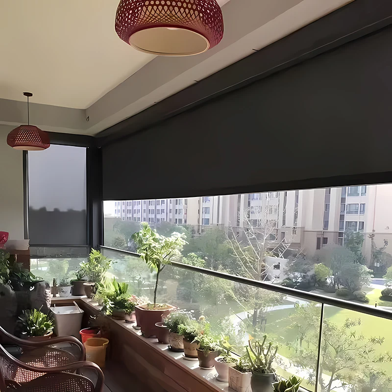 Outdoor wind-resistant & sun-protective roller shade: aluminum alloy rail, electric model
Outdoor wind-resistant & sun-protective roller shade: aluminum alloy rail, electric model