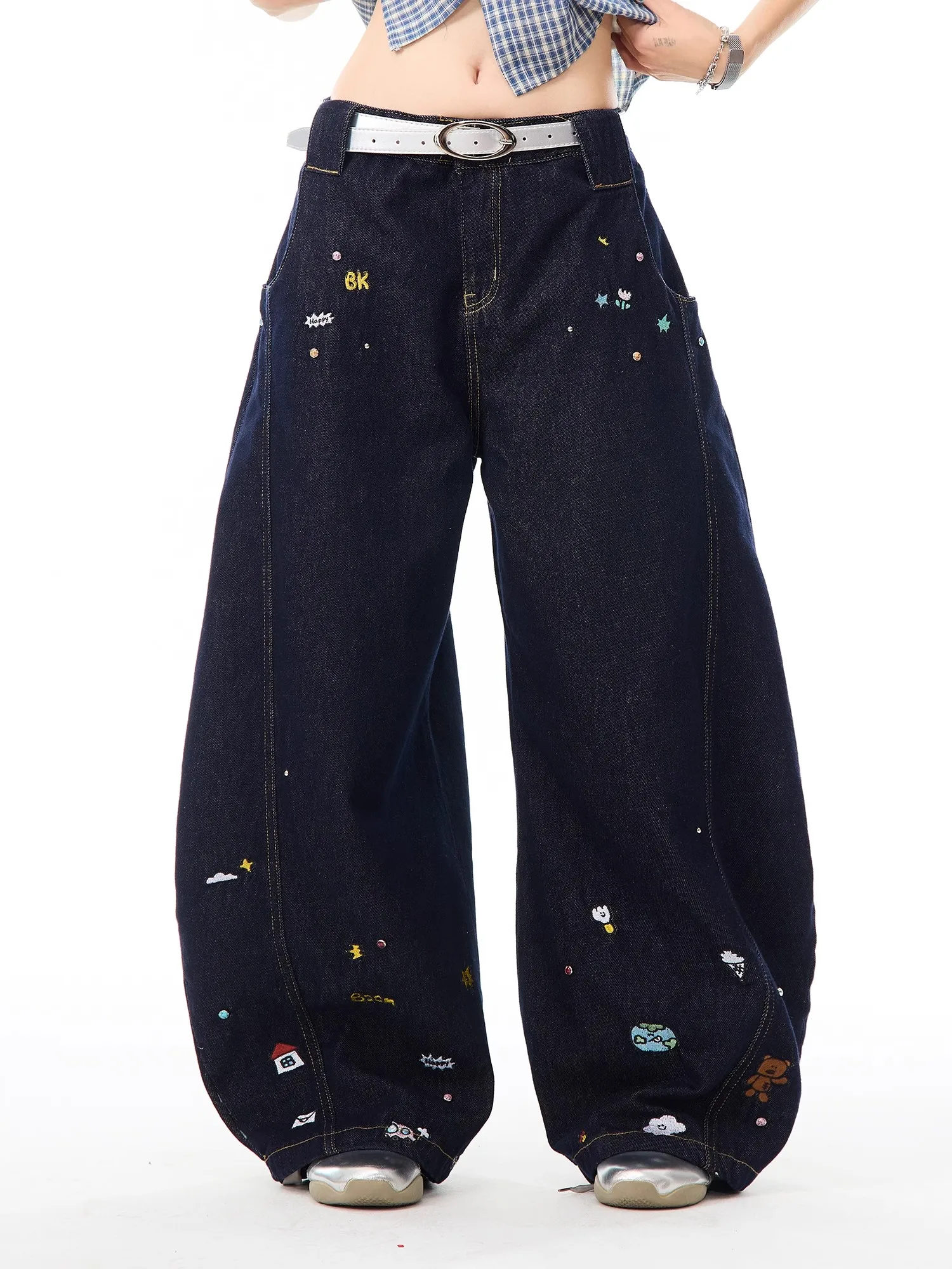 Ретро-джинсы с вышивкой в американском мультяшном стиле, широкие штанины, унисекс, уличный стиль, свободные, для пар, повседневные брюки
Ретро-джинсы с вышивкой в американском мультяшном стиле, широкие штанины, унисекс, уличный стиль, свободные, для пар, повседневные брюки
