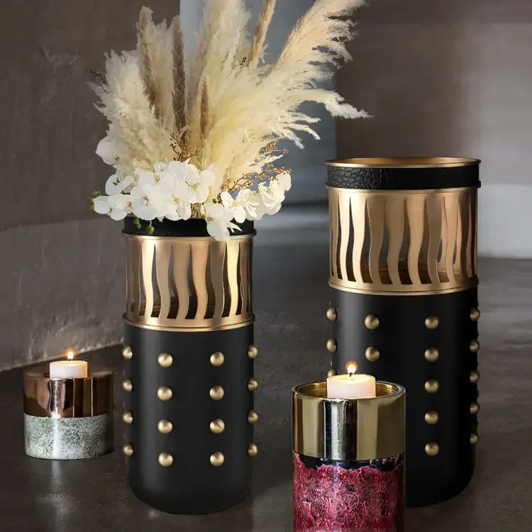 Modern European Style Metal Vase Black Leather Floral for Living Room Bedroom Dining Decoration
Modern European Style Metal Vase Black Leather Floral for Living Room Bedroom Dining Decoration
