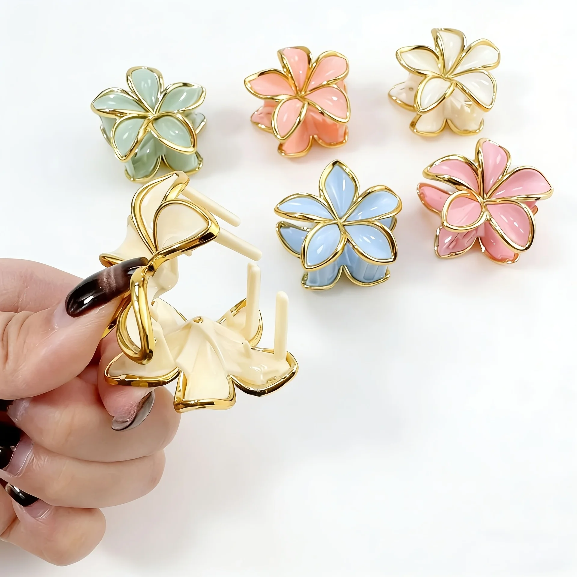 6Pcs Small Grab Clip Egg Flower Hairpin Jelly Phnom Penh Flower Back of Head Female Shark Clip Color Hair Grab Hair Accessories
6Pcs Small Grab Clip Egg Flower Hairpin Jelly Phnom Penh Flower Back of Head Female Shark Clip Color Hair Grab Hair Accessories