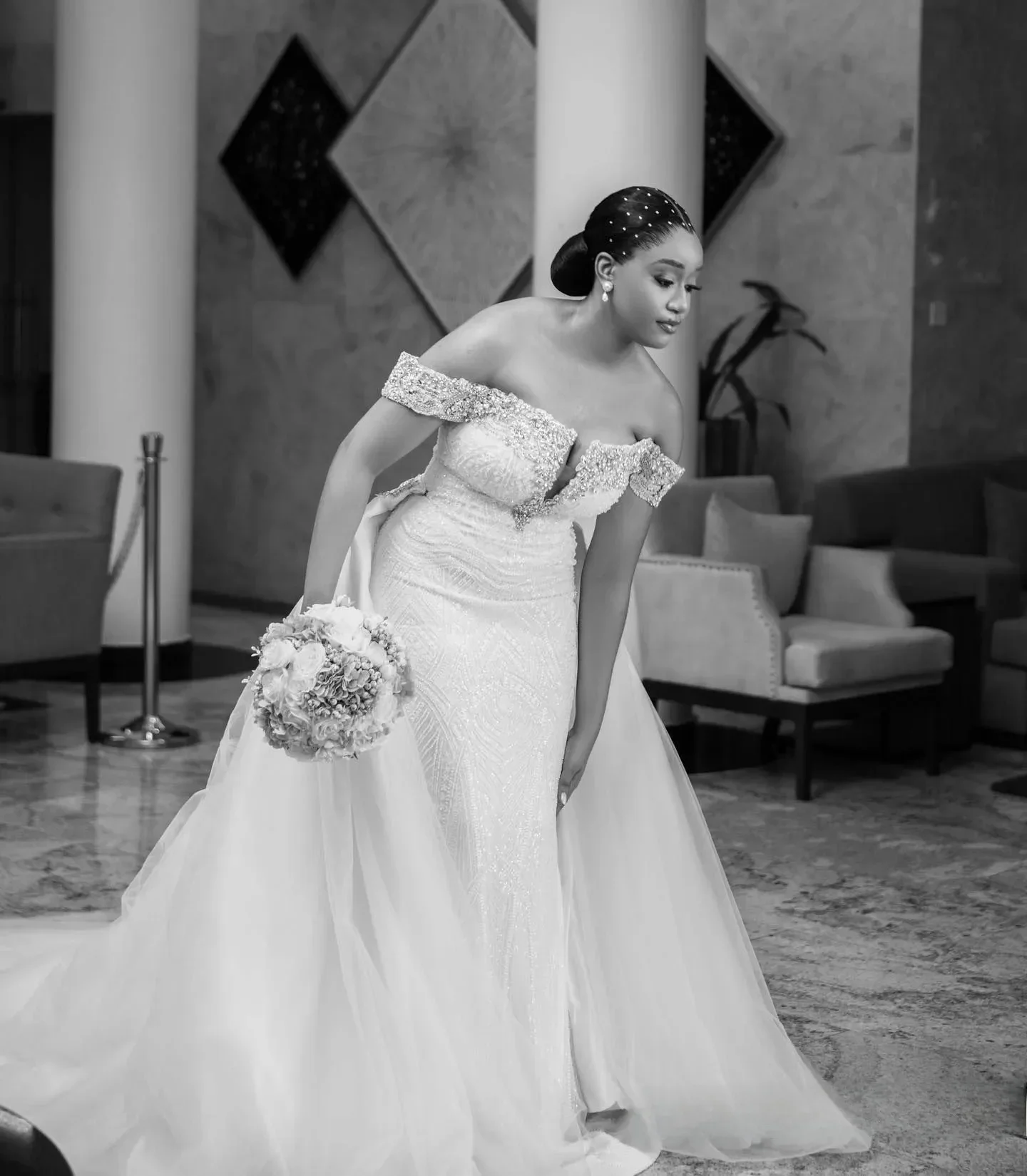 Customized Plus Size Mermaid Wedding Dress Bridal Gowns for Bride Off Shoulder Beaded Lace Detachable Beaded Lace Rhinestones
Customized Plus Size Mermaid Wedding Dress Bridal Gowns for Bride Off Shoulder Beaded Lace Detachable Beaded Lace Rhinestones
