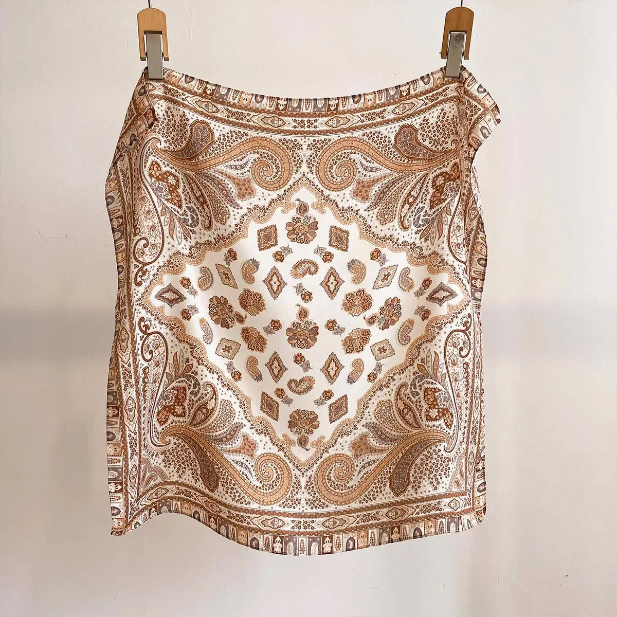 Fashion Square Scarf For Women Soft Satin Scarves Travel Outfits Bandanas Hijab Neckerchief Elegant Beach Shawl Wraps
Fashion Square Scarf For Women Soft Satin Scarves Travel Outfits Bandanas Hijab Neckerchief Elegant Beach Shawl Wraps