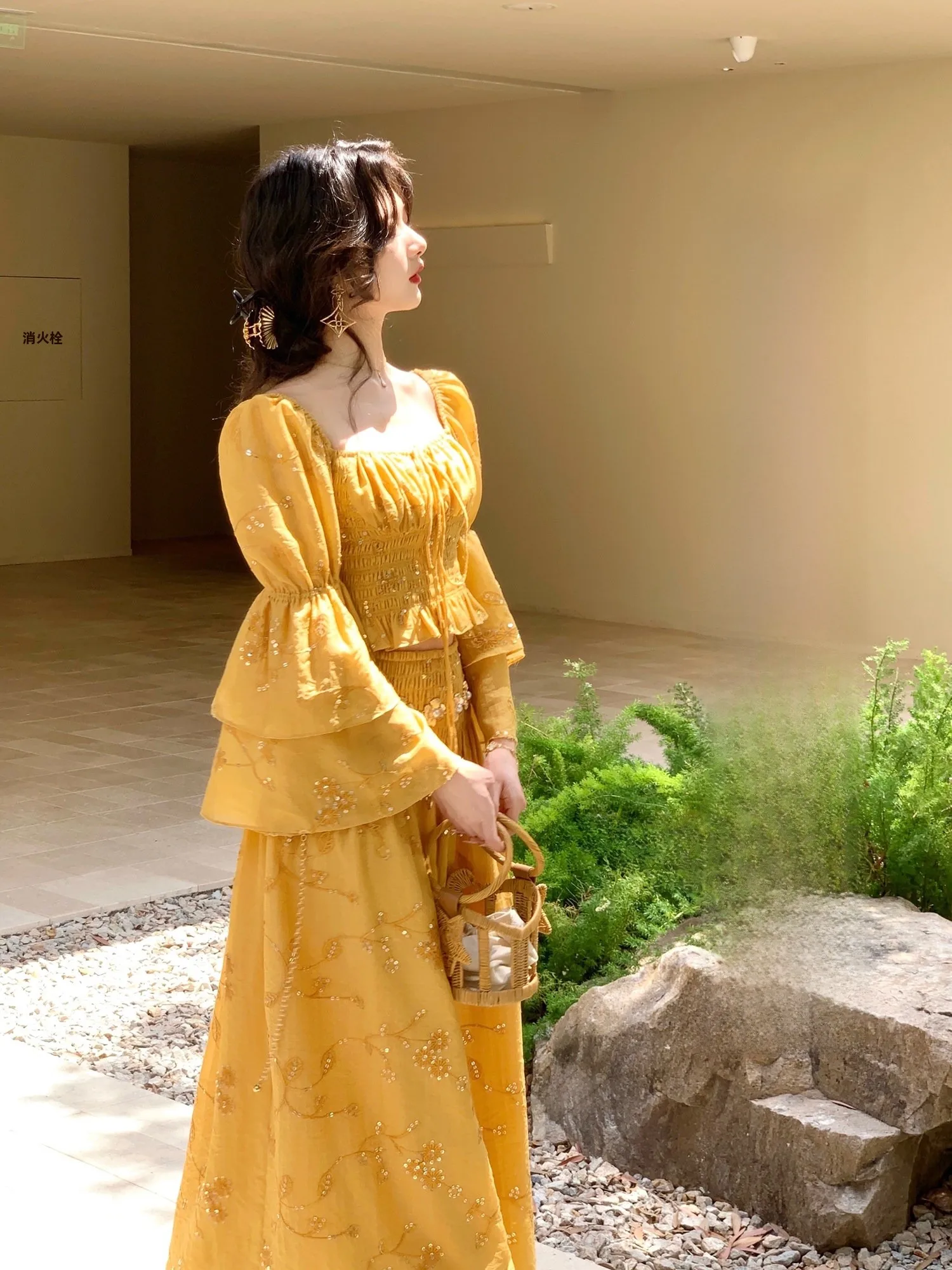 Elegant Summer Outfit Women's Dress Set Beautiful Vacation Style High Waist Floral Print Short Shirt Long Sleeve Square Neck
Elegant Summer Outfit Women's Dress Set Beautiful Vacation Style High Waist Floral Print Short Shirt Long Sleeve Square Neck