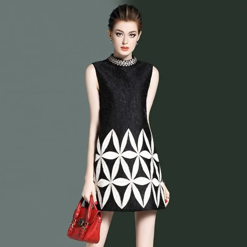 Spring Womens Fashion Sleeveless Round Neck Loose High Waist Slimming Embroidered Vest Dress
Spring Womens Fashion Sleeveless Round Neck Loose High Waist Slimming Embroidered Vest Dress