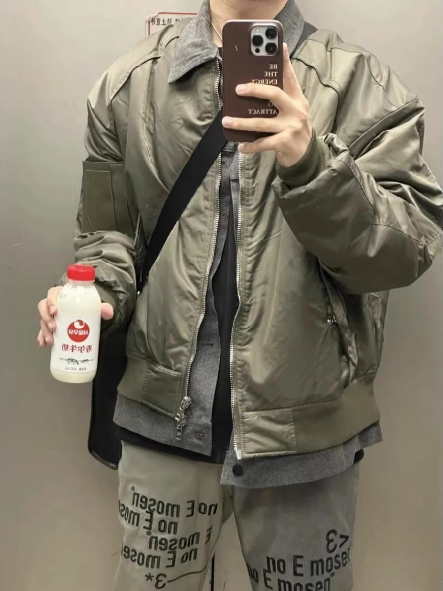 Military een Patchwork ort Pilot Jaet Men's Spring Autumn Baseball Design Stand Collar Haome Coat Youth Faion
Military een Patchwork ort Pilot Jaet Men's Spring Autumn Baseball Design Stand Collar Haome Coat Youth Faion