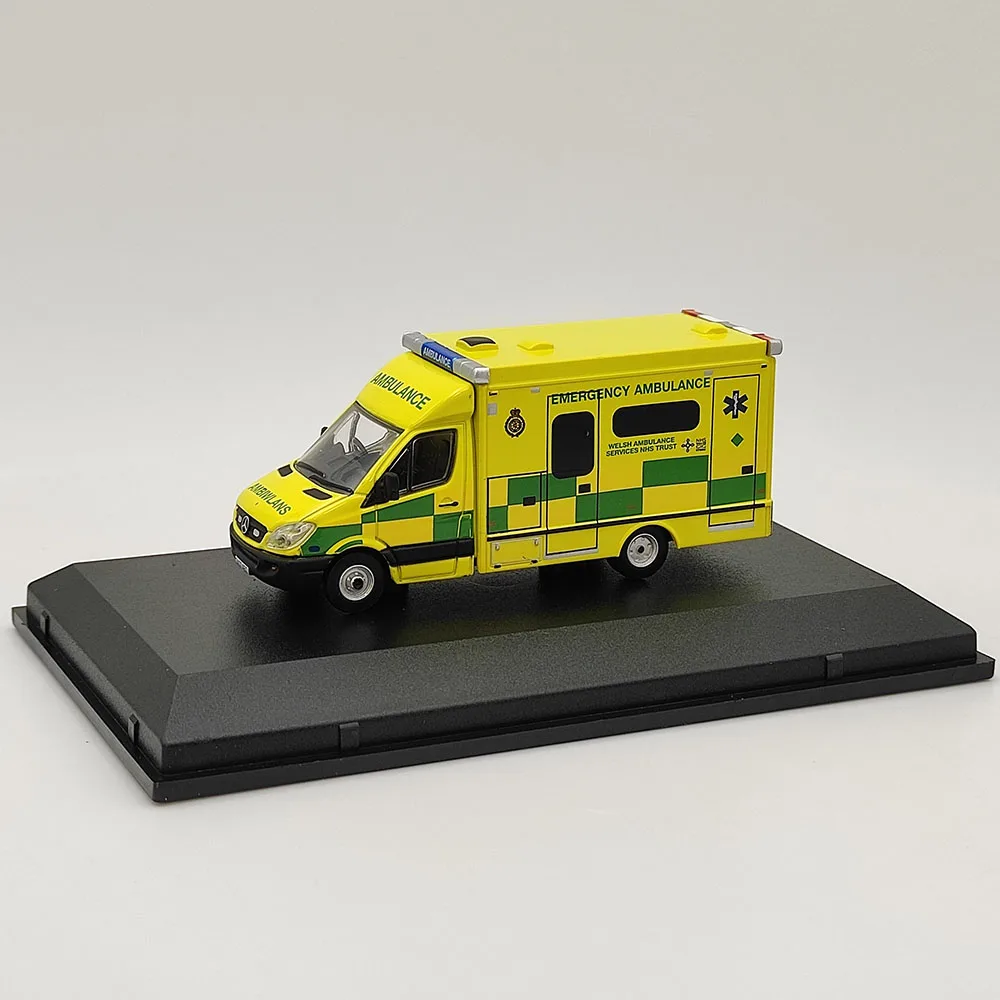 Diecast 1:76 Scale OXFORD Benz Spint Pinchville Ambulance Alloy Classic Model Collectible Toy Gift Souvenir Display
Diecast 1:76 Scale OXFORD Benz Spint Pinchville Ambulance Alloy Classic Model Collectible Toy Gift Souvenir Display